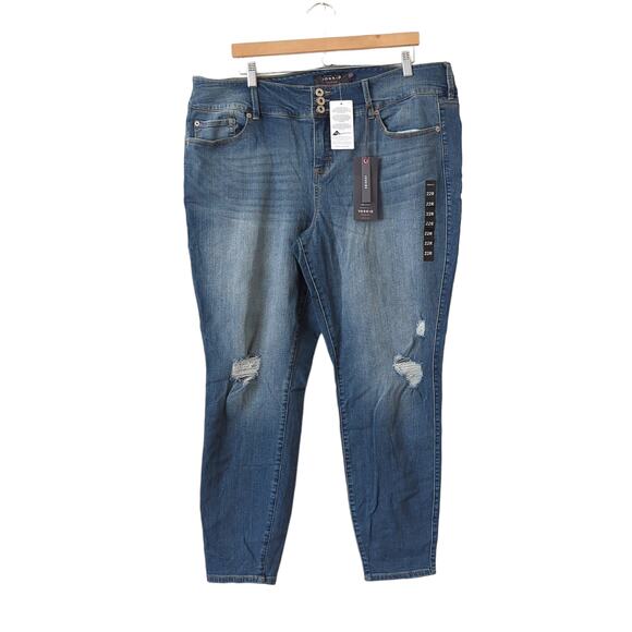 NWT TORRID Women's Jeans Plus Size 22R Jeggings Distressed Premium Stretch - Picture 1 of 8